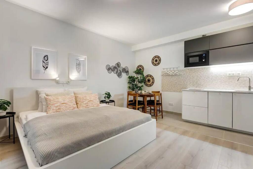 Terrace Vista-Modern 2Br Retreat Lejlighed Budapest Eksteriør billede